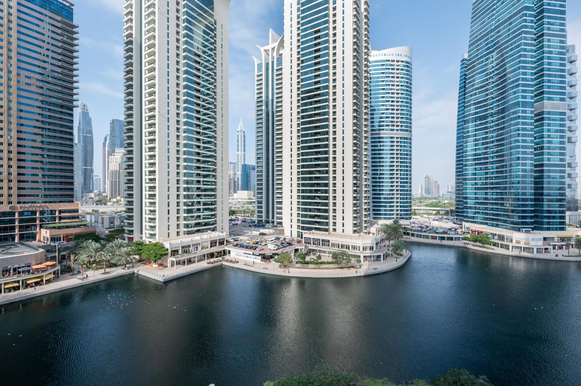 Upscale Studio Full Lake View In Goldcrest View Tower Dubai Esterno foto